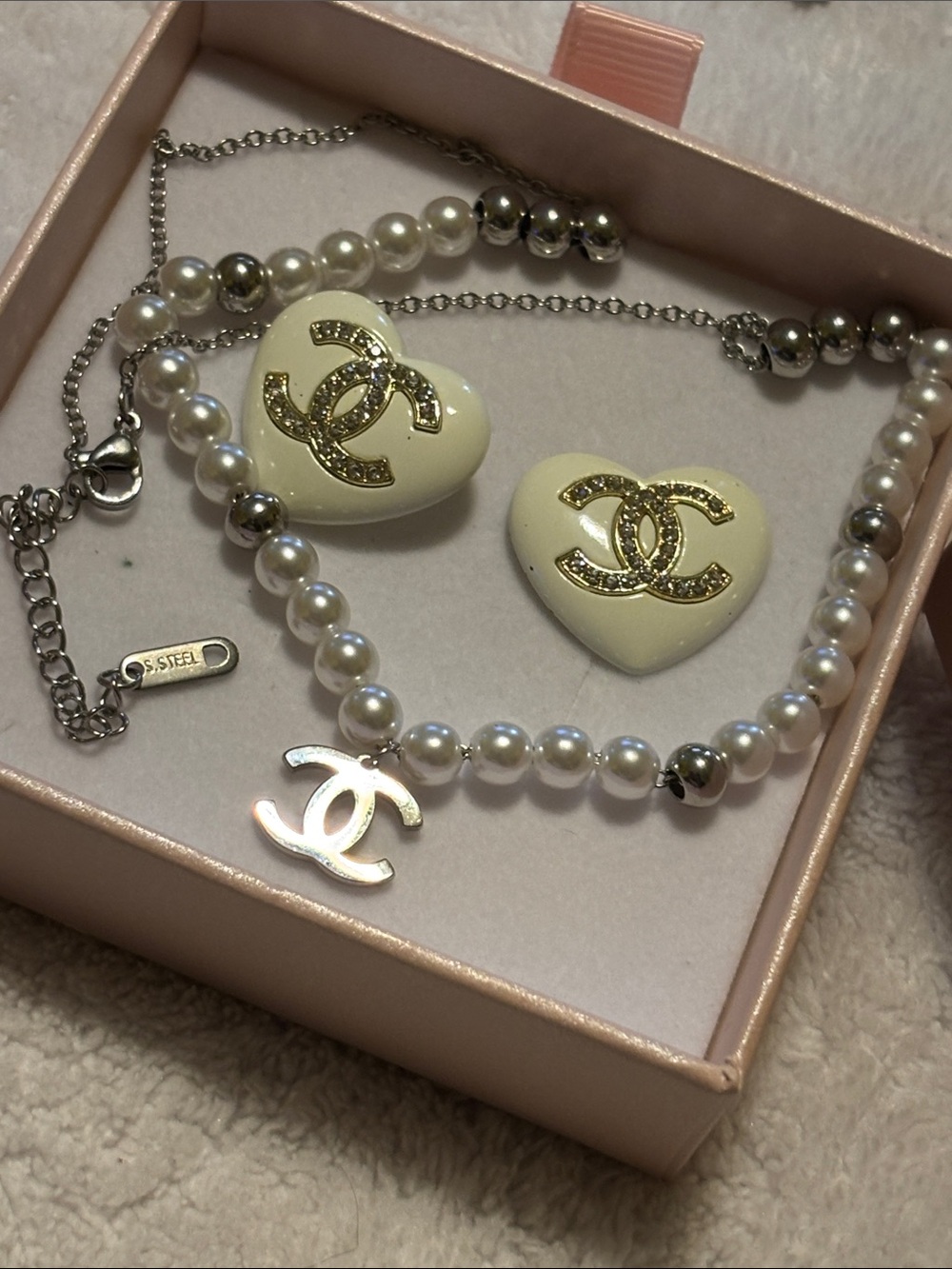Pearl Heart Logo Bracelet and Stud Earring Set - Cream & Gold